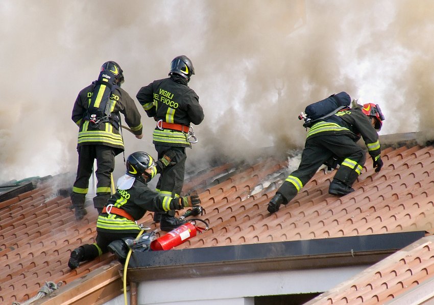 terzigno,sirene,vigili,fuoco,incendio