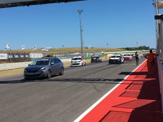 Le Renault Twingo del trofeo Entry cup in griglia di partenza