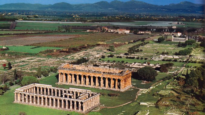 Veduta dall'alto del Parco Archeologico di Paestum