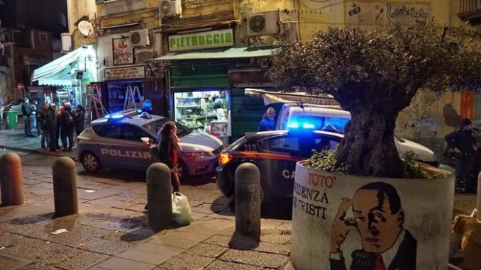 Salumiere muore d'infarto durante tentata rapina a Napoli