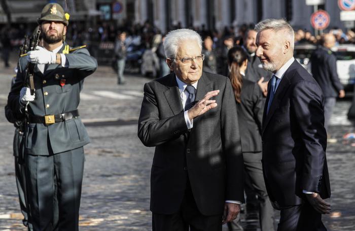 4 novembre: Mattarella depone corona all’Altare della patria