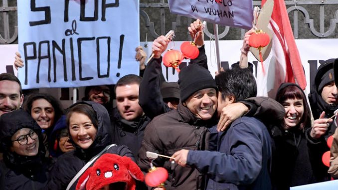 Coronavirus: flash-mob a Napoli, solidali con popolo Cina