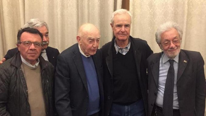 Masullo con alcuni soci Rotary Club Pompei