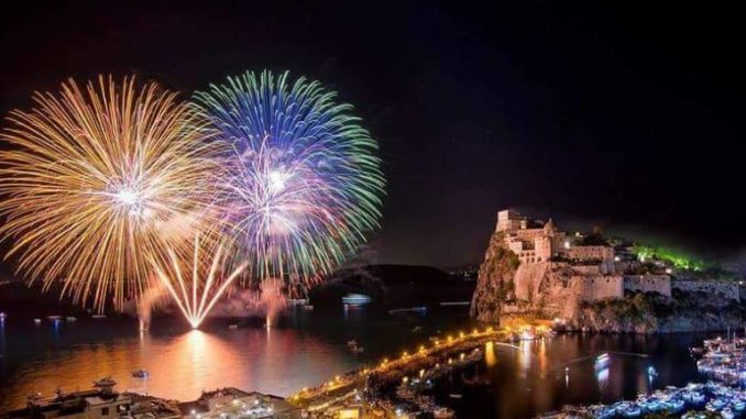 Festa-di-SantAnna-2018-ad-Ischia-Fuochi-dArtificio-e-Incendio-del-Castello-6m84g62l7ekaewtz7jxzm6suwvcu6k2xhi1xqj3akl0