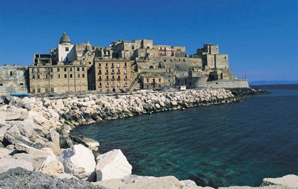 Rione-terra-Pozzuoli-600x450