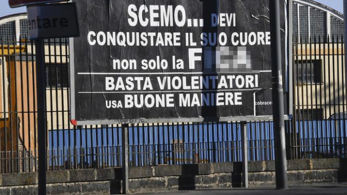 'Basta violentatori', manifesti elettorali choc a Napoli