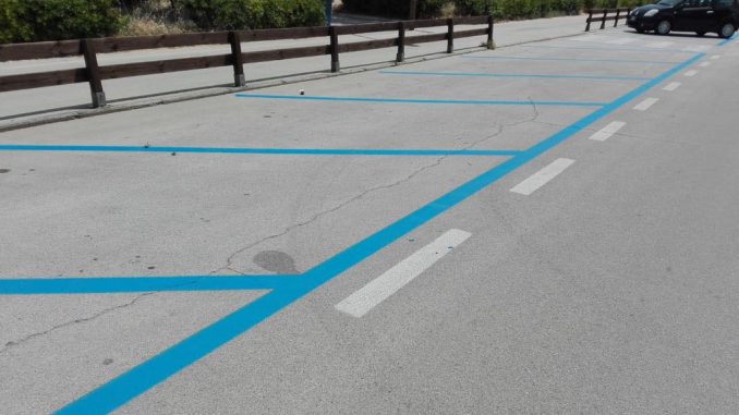 parcheggio-strisce-blu