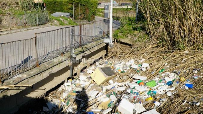 La situazione in cui versa il ponte di via Marconi