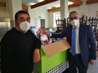 Il presidente Cerrato che dona uova e mascherine