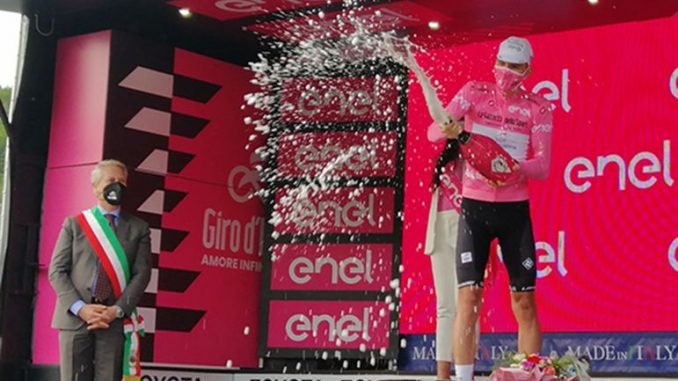 il sindaco Di Lonardo con la maglia rosa Attila Valter - 15_05_2021
