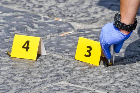 Camorra: doppia 'stesa' a Napoli, ritrovati 10 bossoli