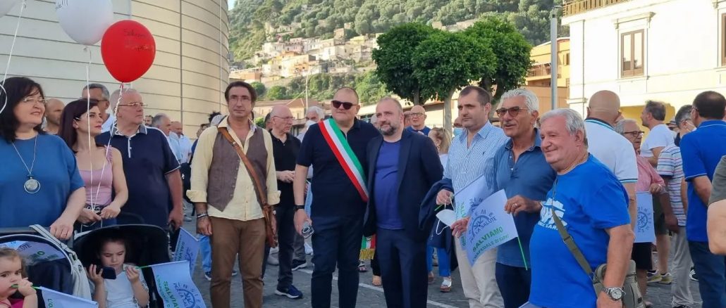 Il consigliere Rega, il sindaco di Poggiomarino Falanga ed il senatore Iannone alla manifestazione del 25.6