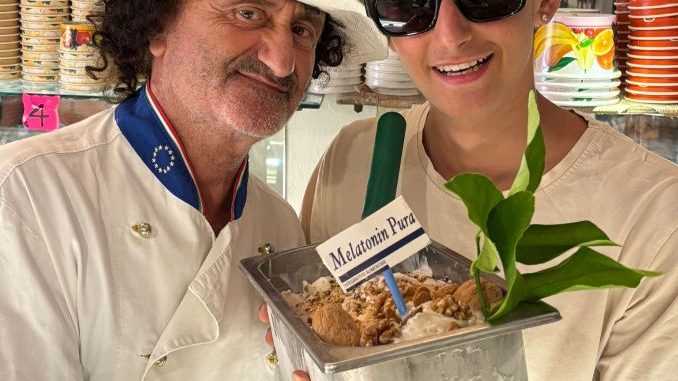 Antonio e Mario Cafiero con il loro gelato alla melatonina