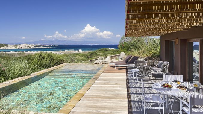 18bis_Erica_suite_Erica_Executive_Vm_piscina_solarium_RGB
